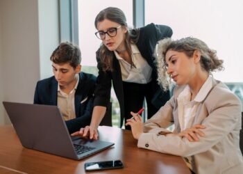 6 Ways to Improve Your Business Leadership Skills