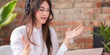 6 Reasons to Hire a Virtual Assistant