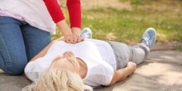 What Should I Do if I Come Across an Unconscious Person?