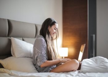 Everything You Need to Know About Dating Sites With Free Chat