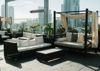 How To Accessorize Your Outdoor Living Space