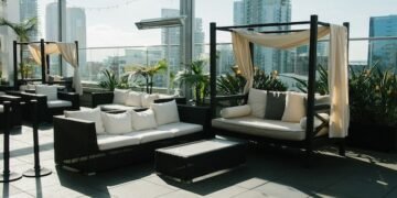 How To Accessorize Your Outdoor Living Space