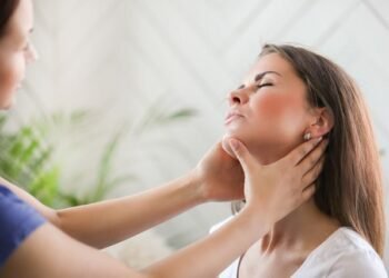 Top Natural Ways to Treat a Stiff Neck in 2024