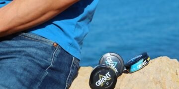 How to Use Nicotine Pouches Discreetly in Public Spaces